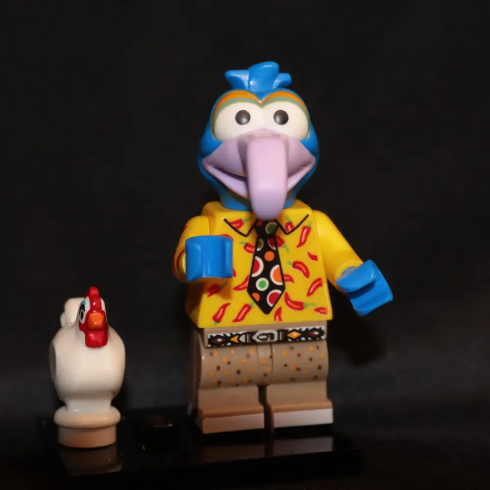 Photo of a Lego™ minifig of Gonzo and Camilla the chicken